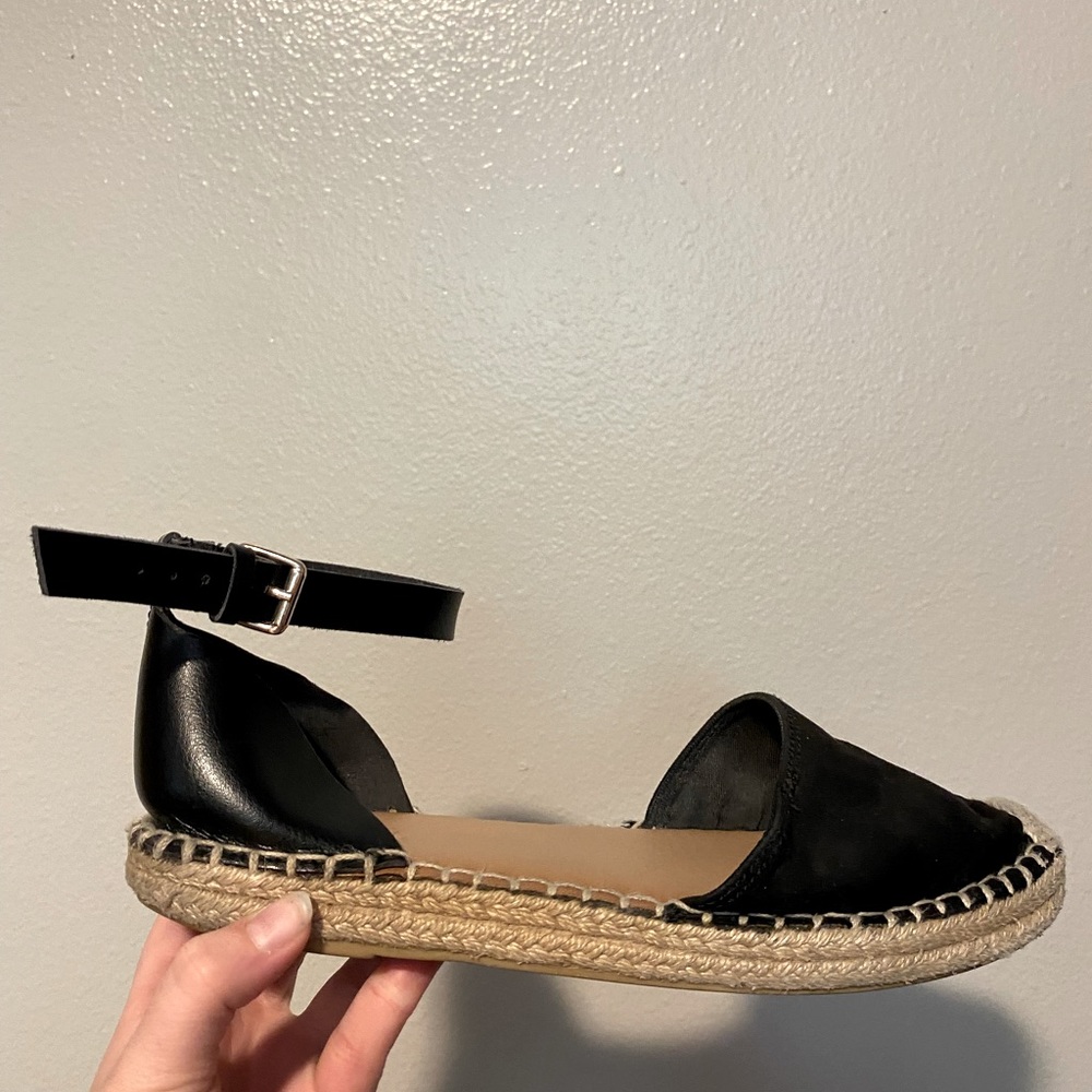 Old Navy black flats size 7 1/2